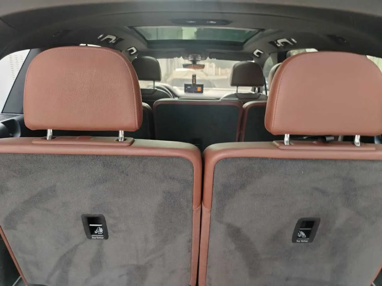 Car image 34
