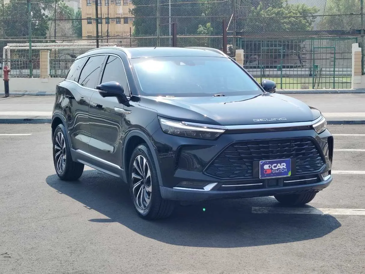 Car image 3