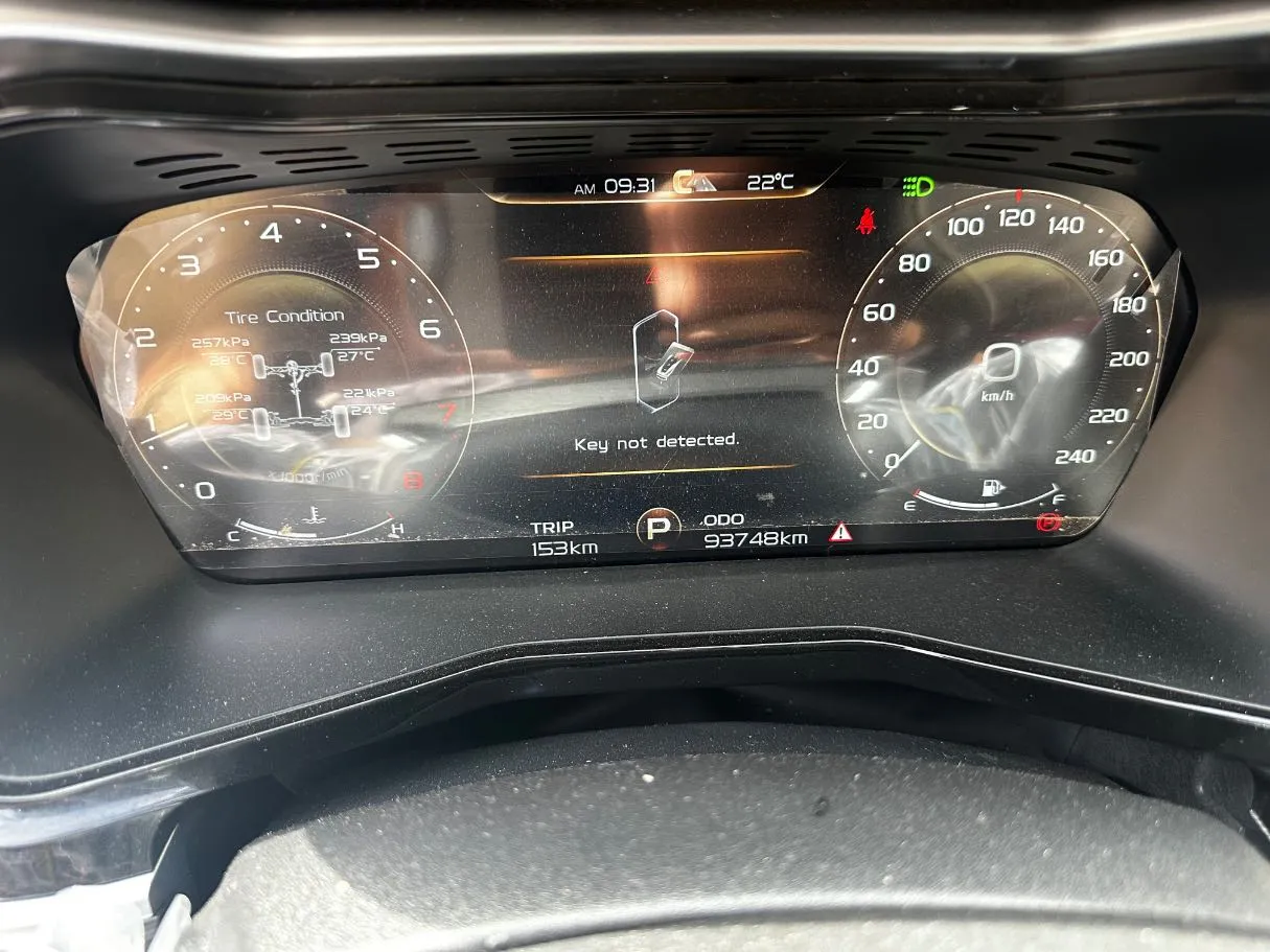 Car image 18