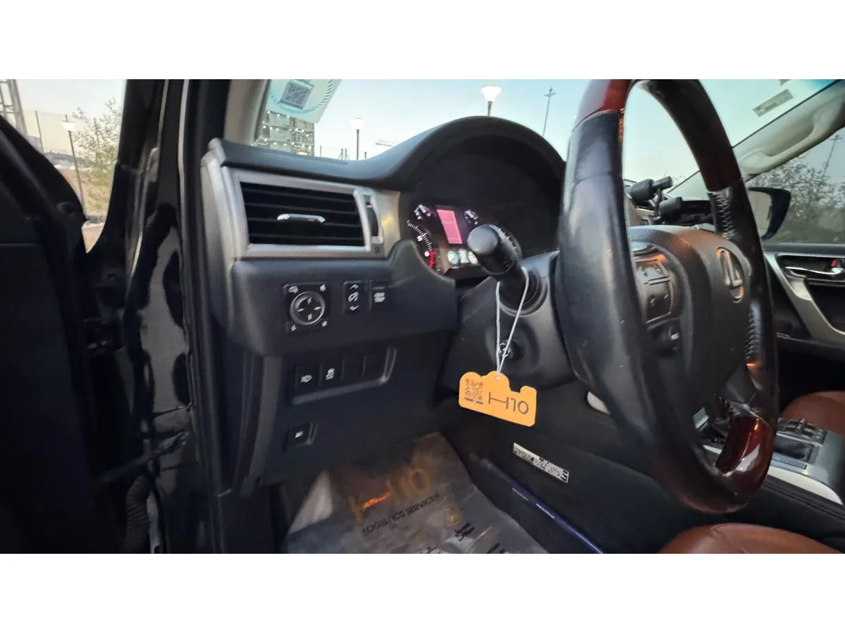 Car image 24