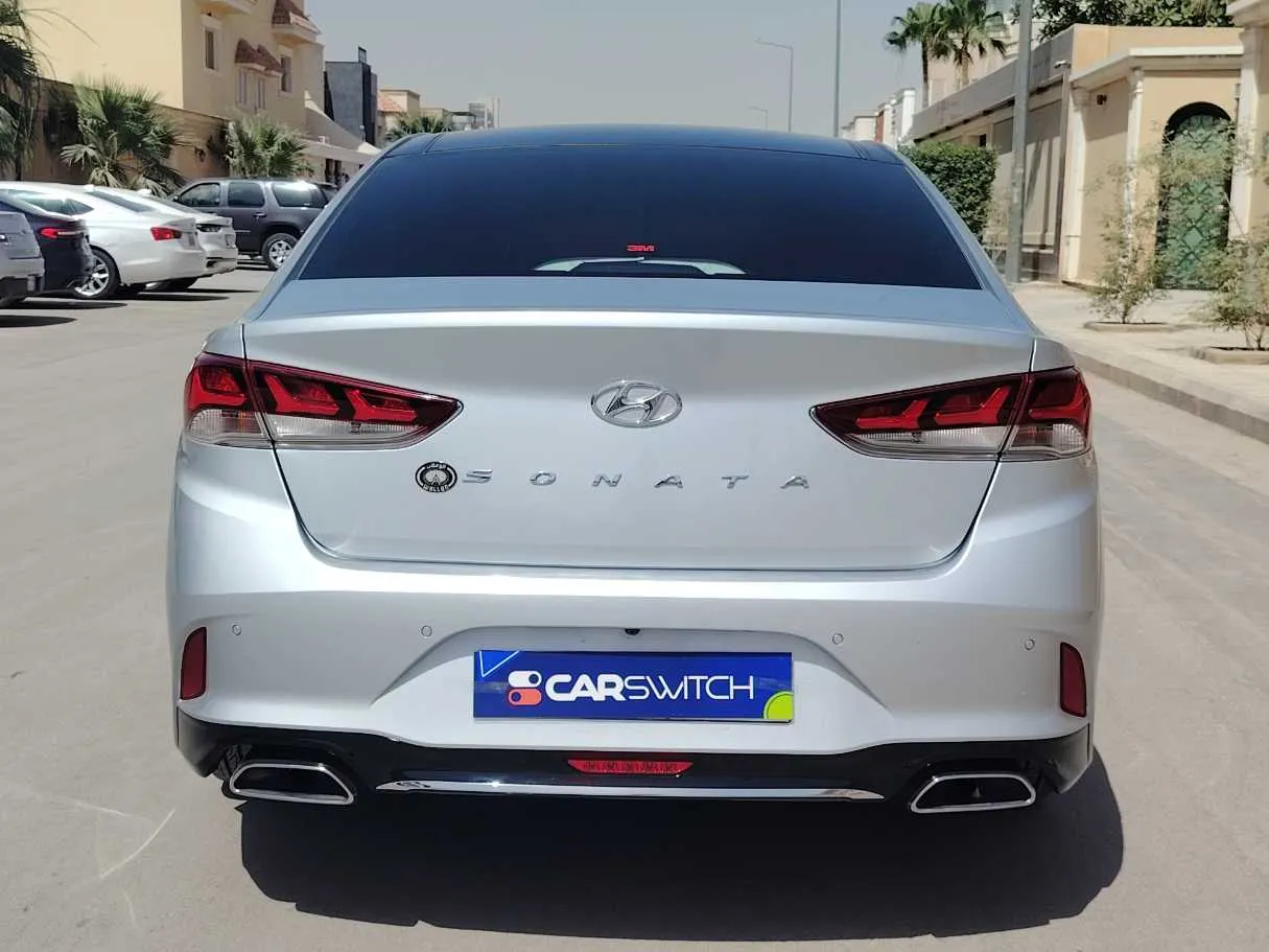 Car image 6