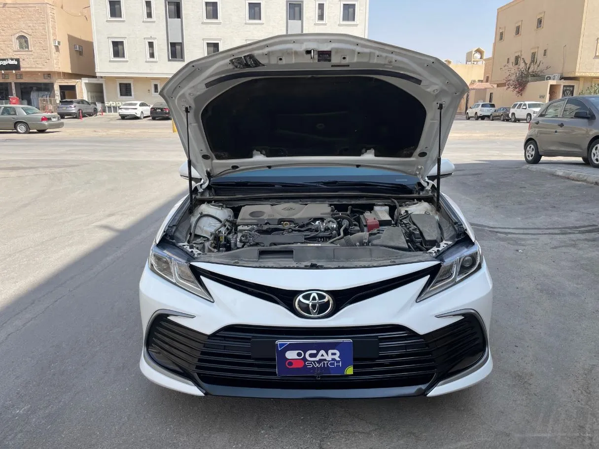 Car image 25