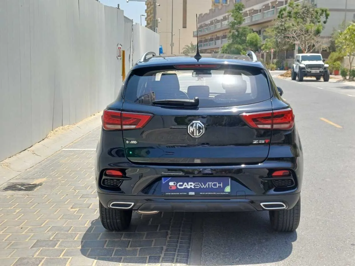 Car image 6