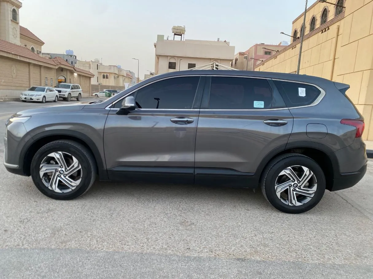 Car image 8