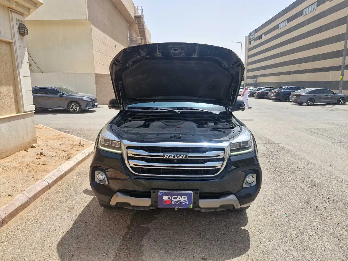 Car image 25