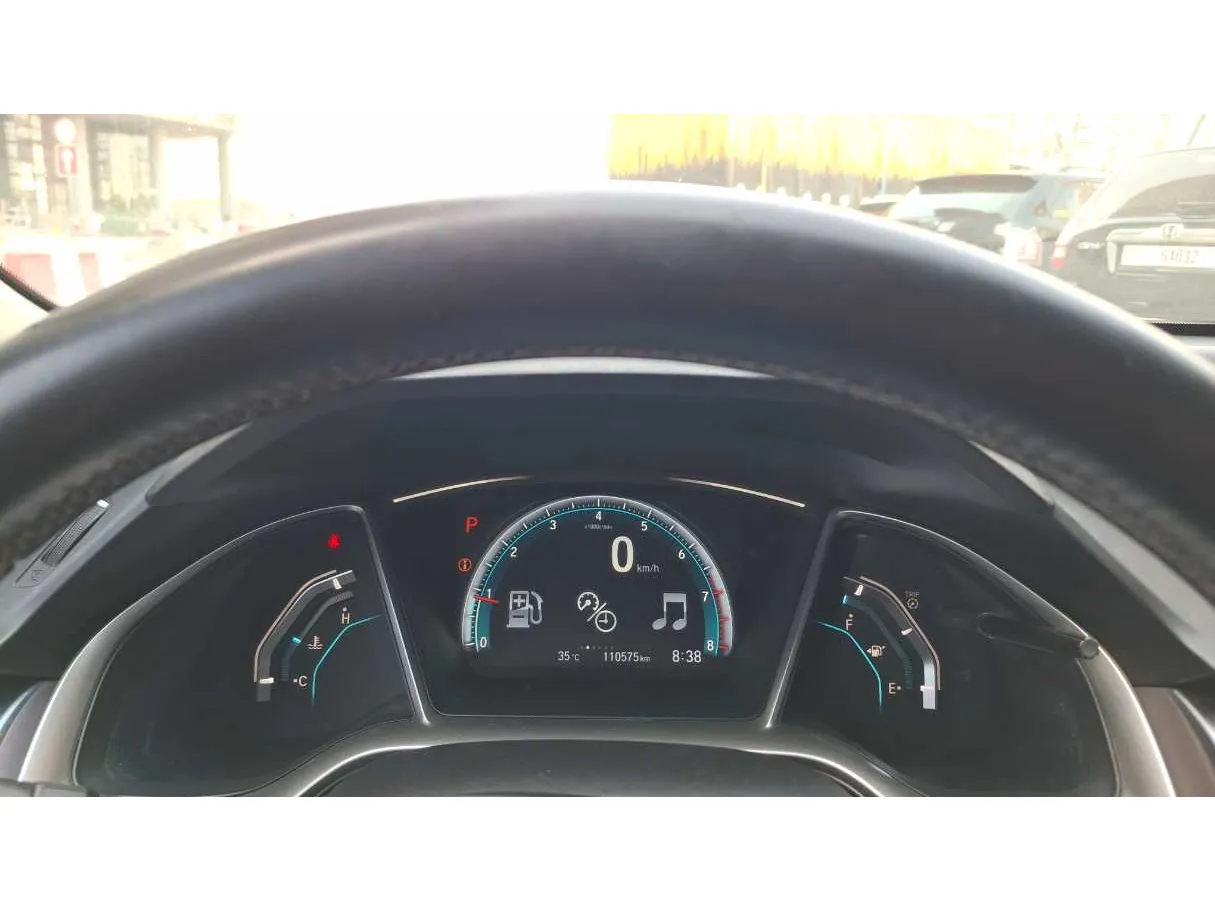 Car image 18
