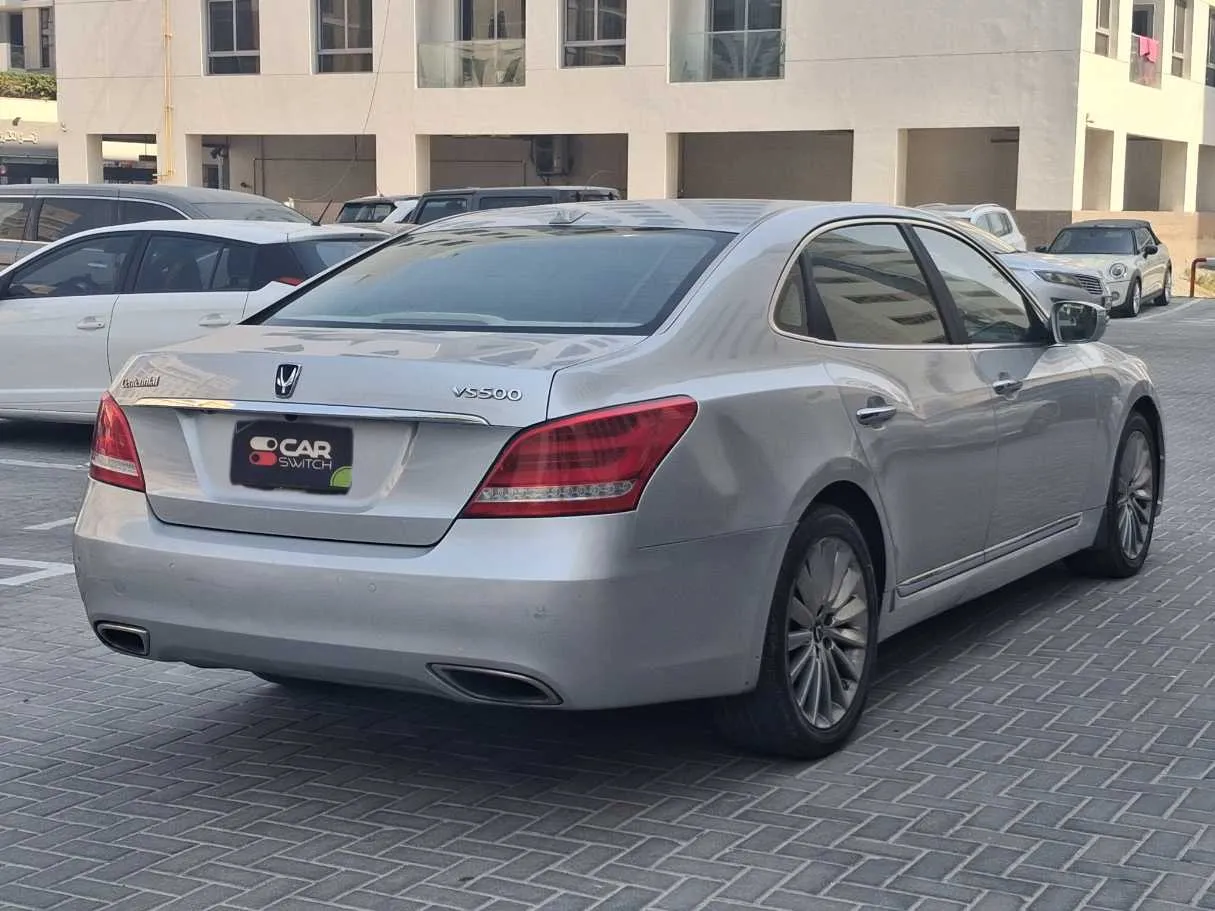 Car image 5