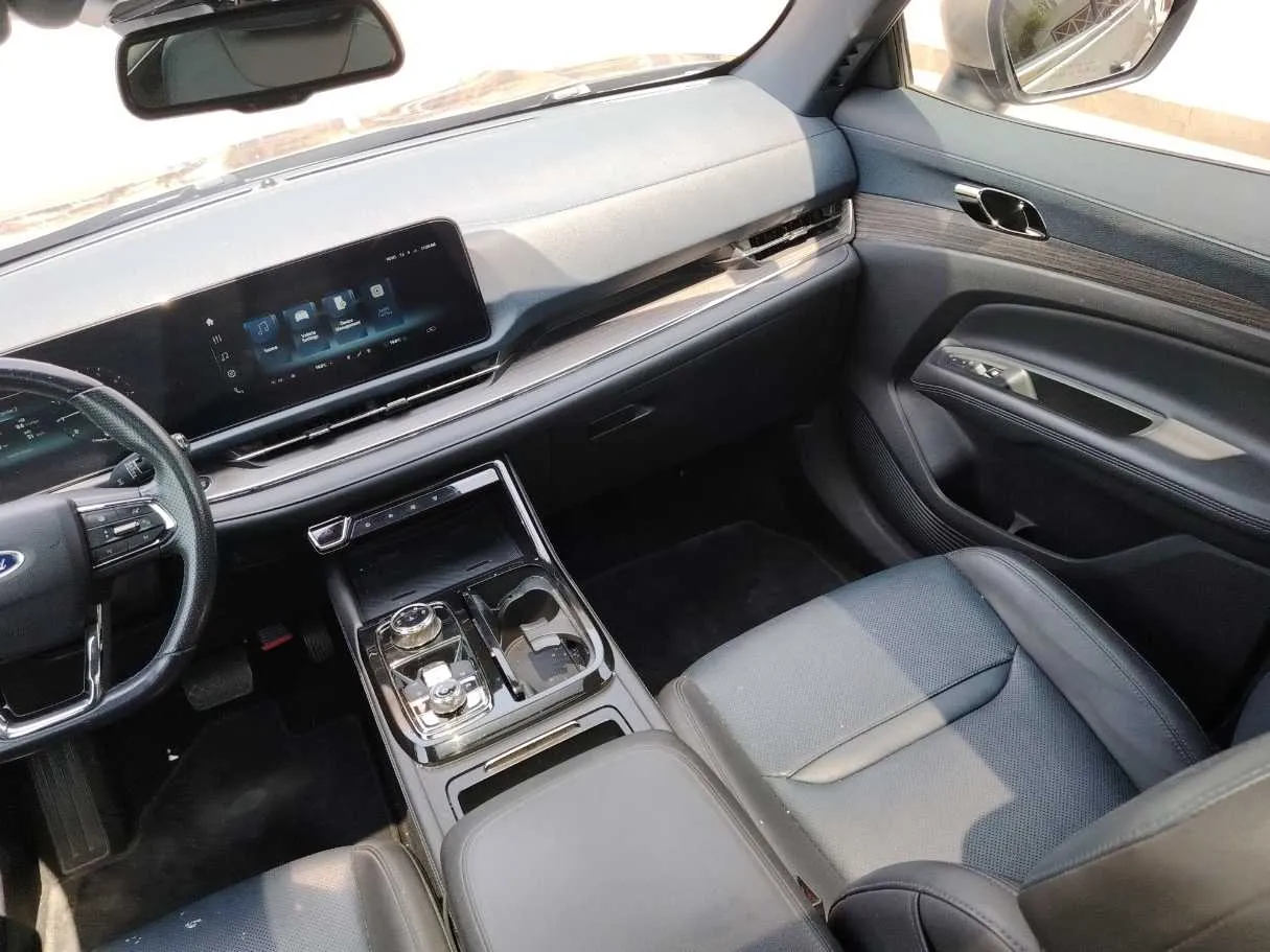 Car image 20