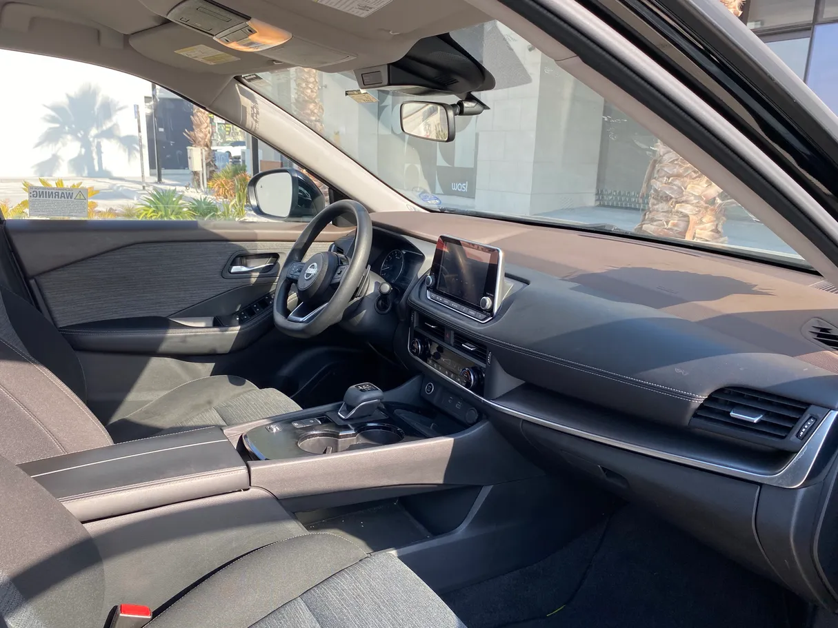 Car image 11