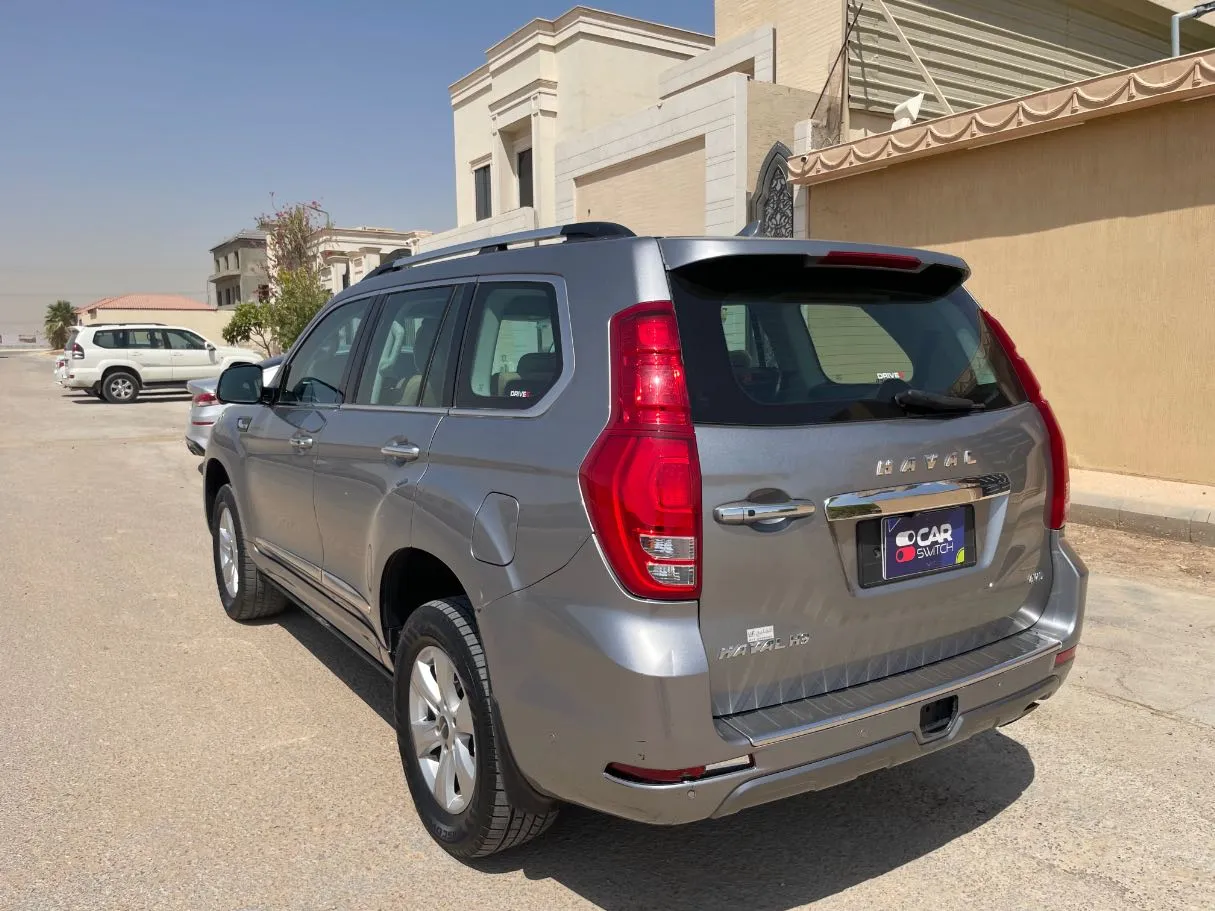 Car image 7