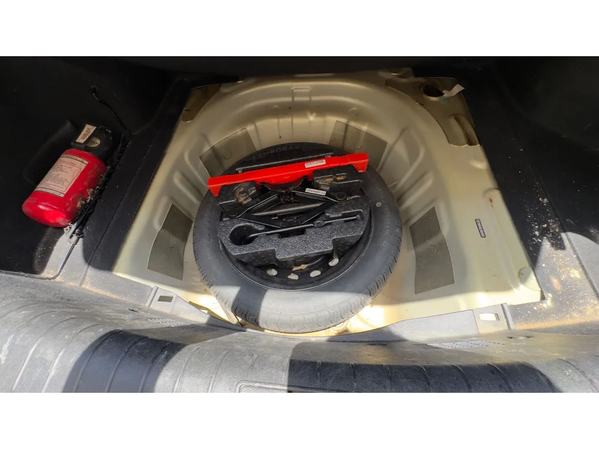 Car image 24