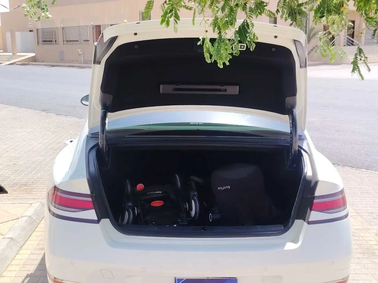 Car image 21