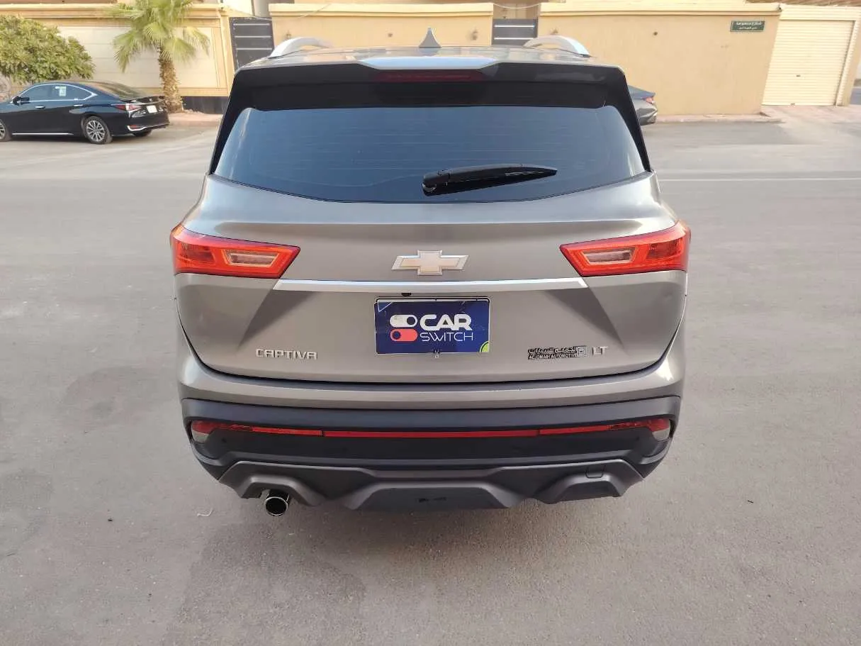 Car image 6