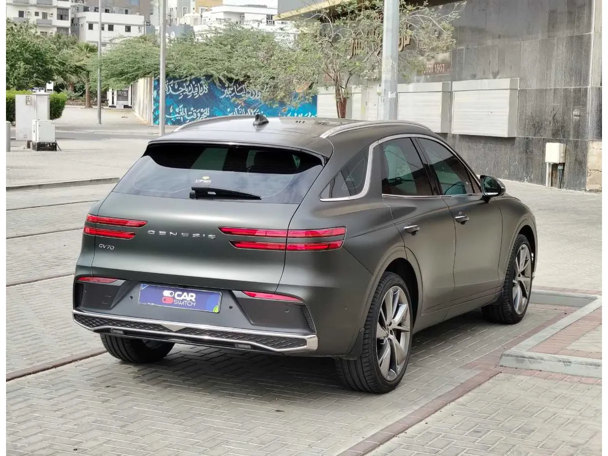 Car image 5