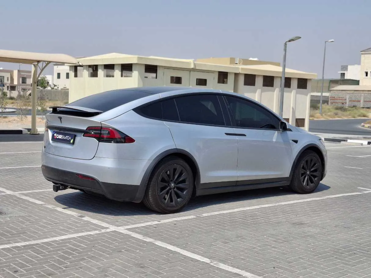 Car image 8