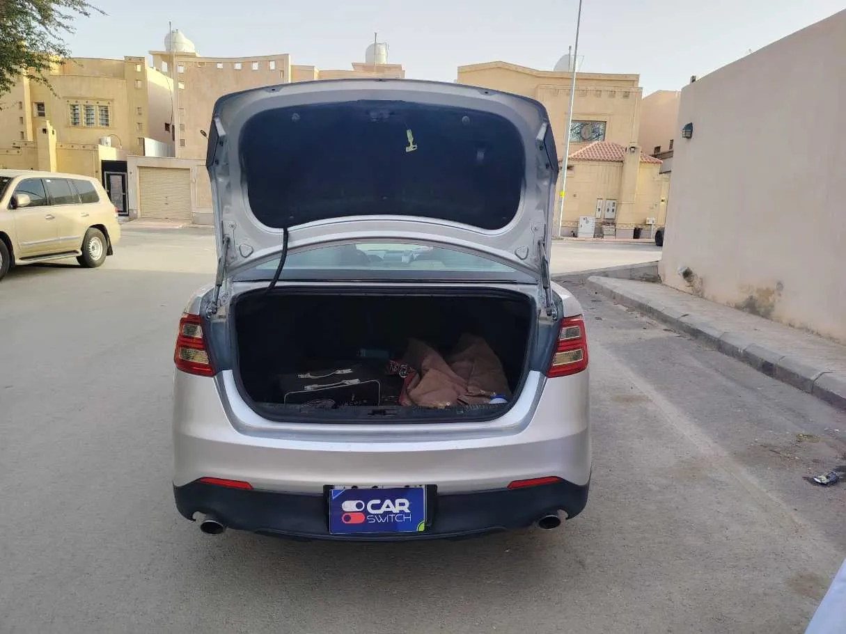 Car image 22