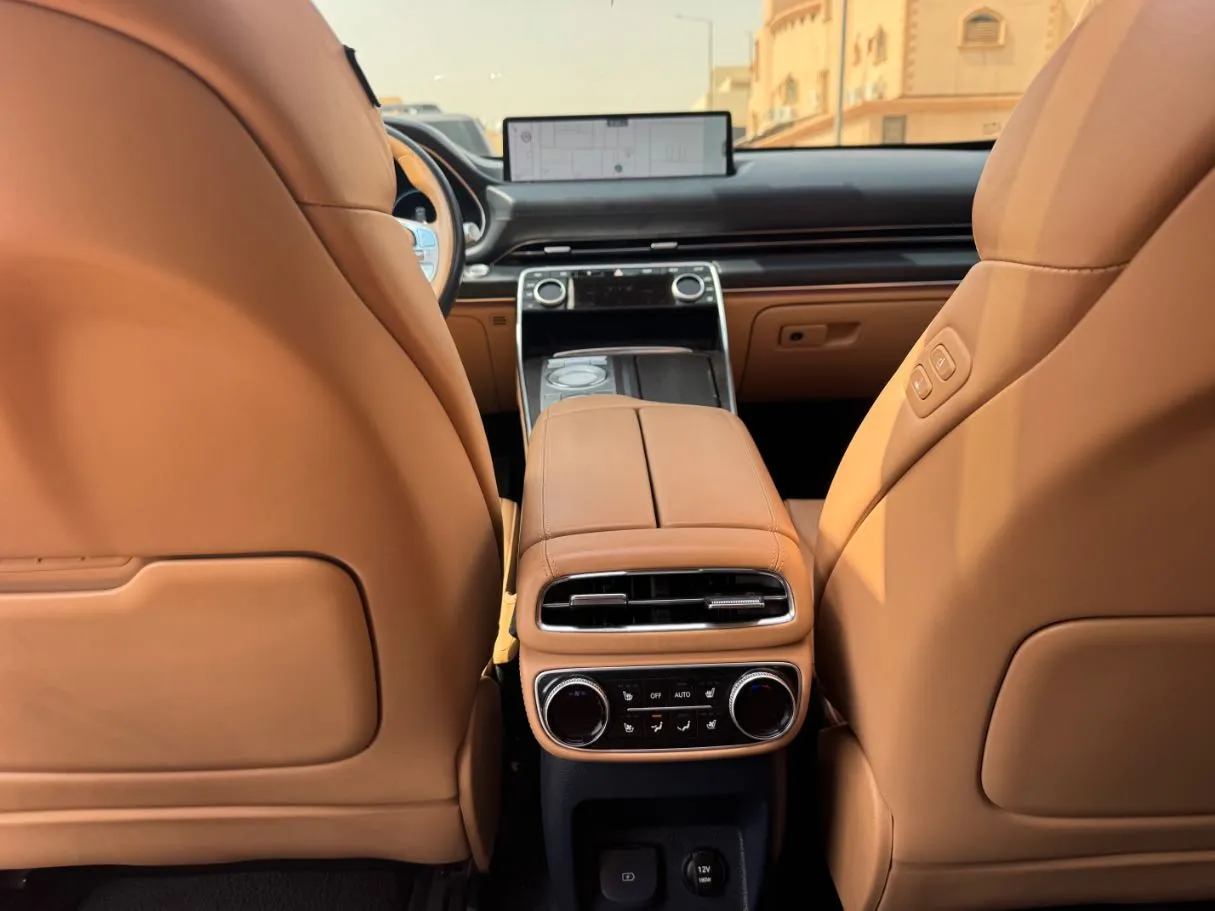 Car image 22