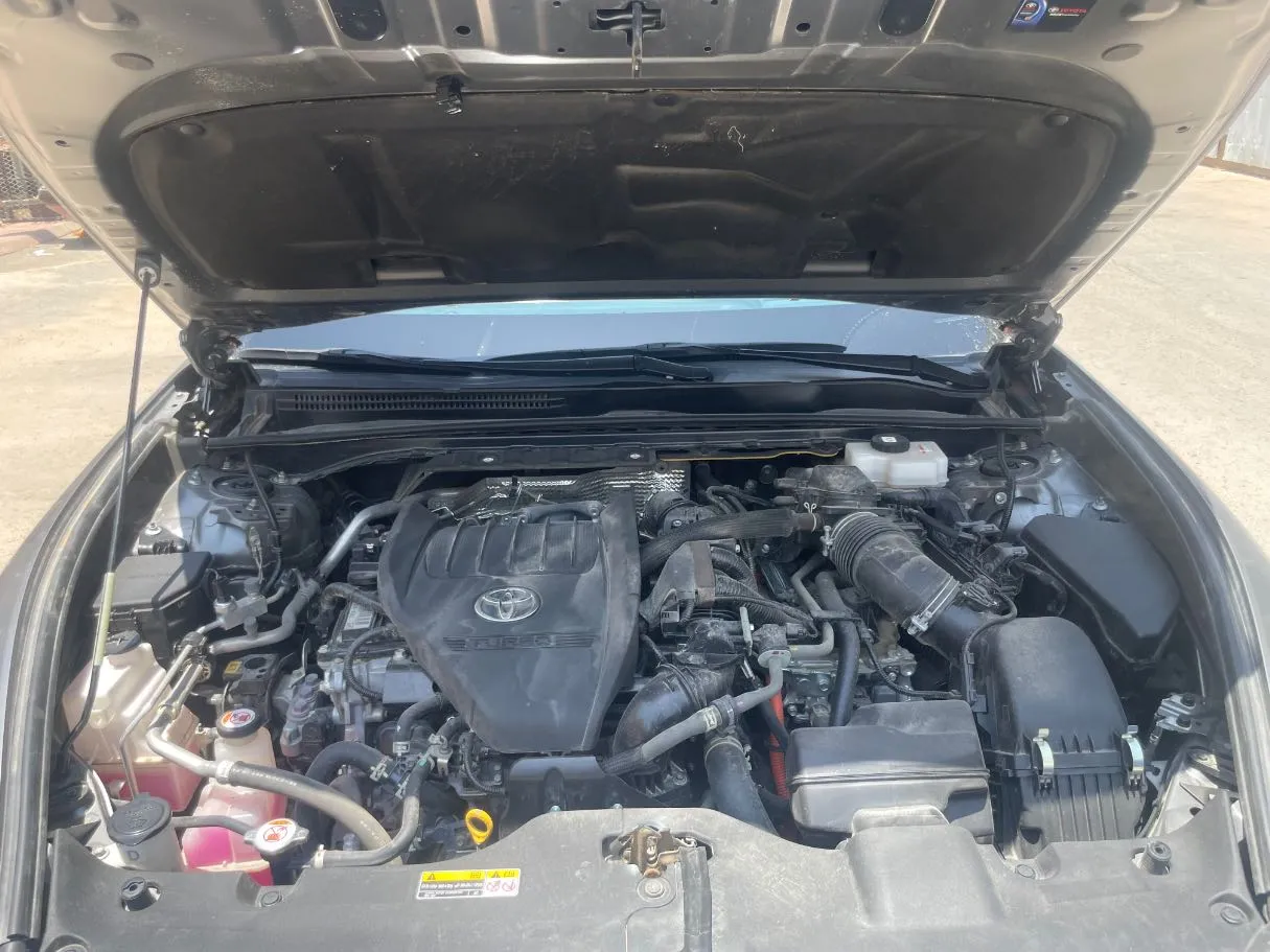 Car image 26