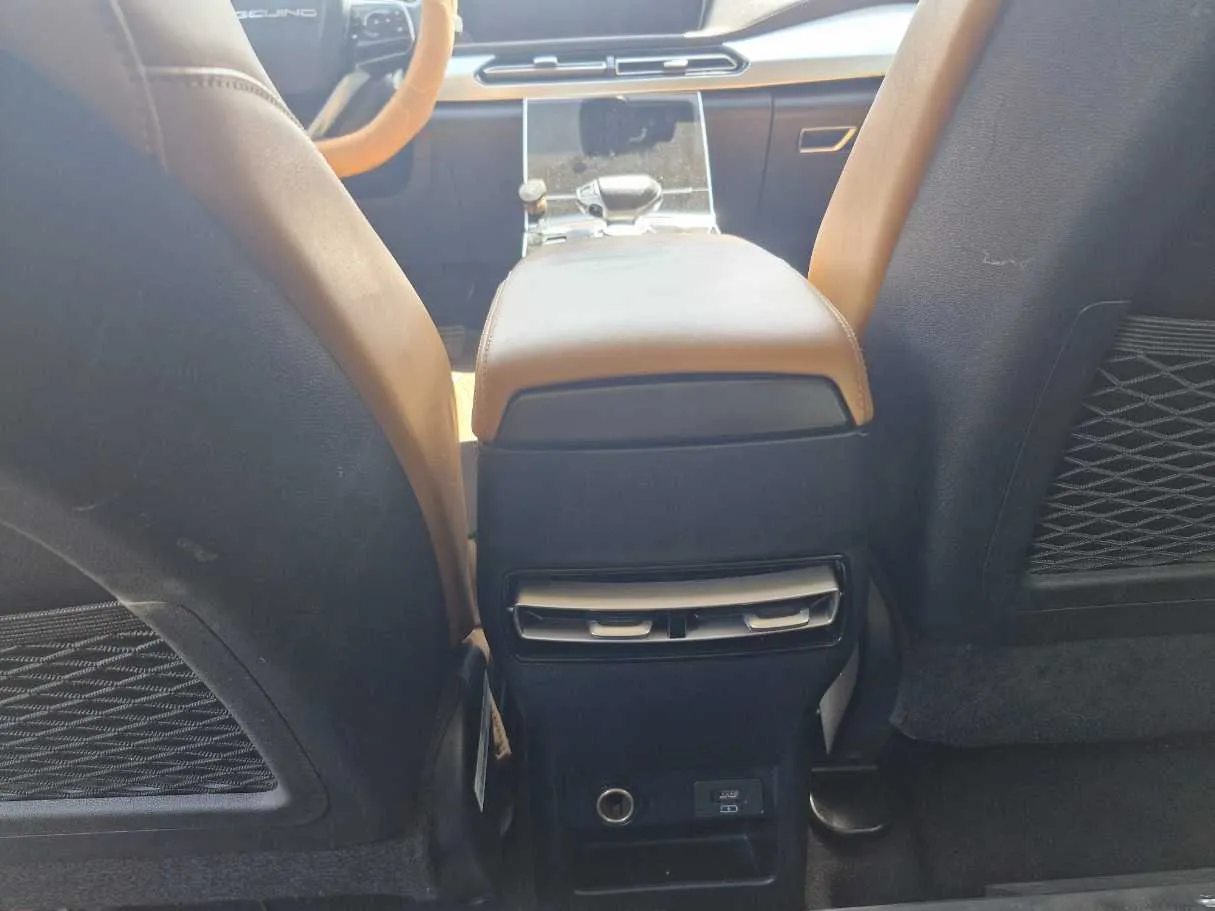 Car image 23