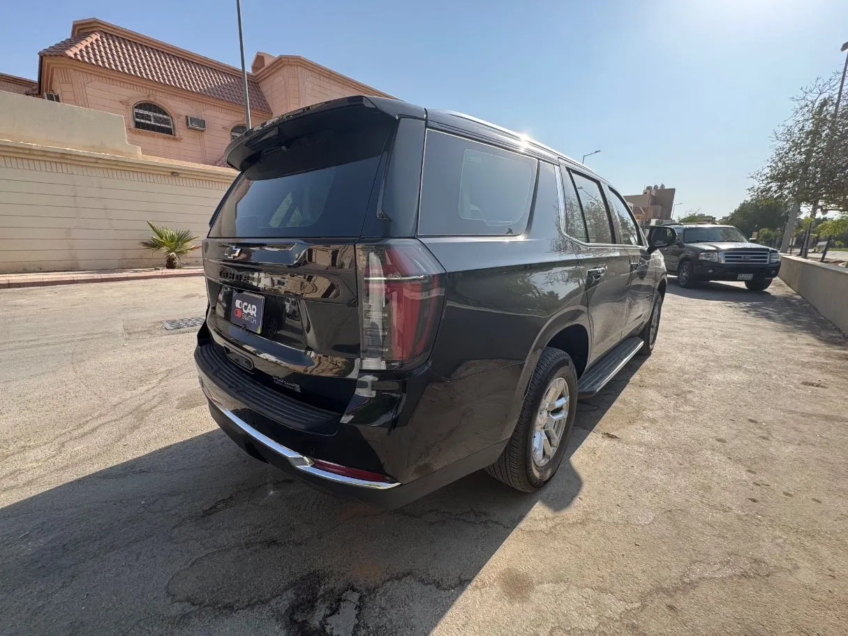 Car image 5