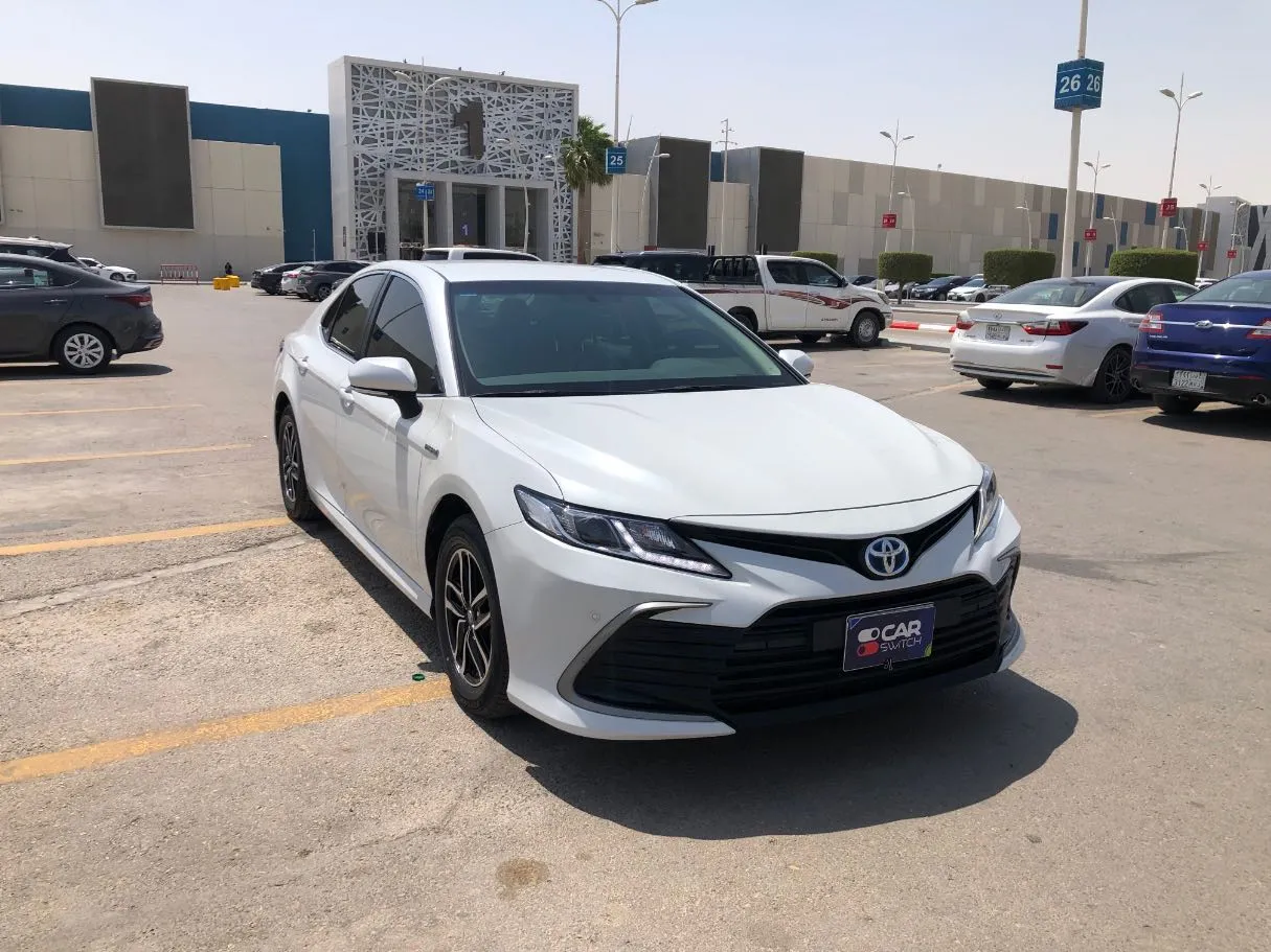 Car image 3