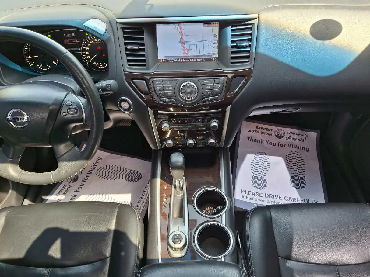 Car image 16