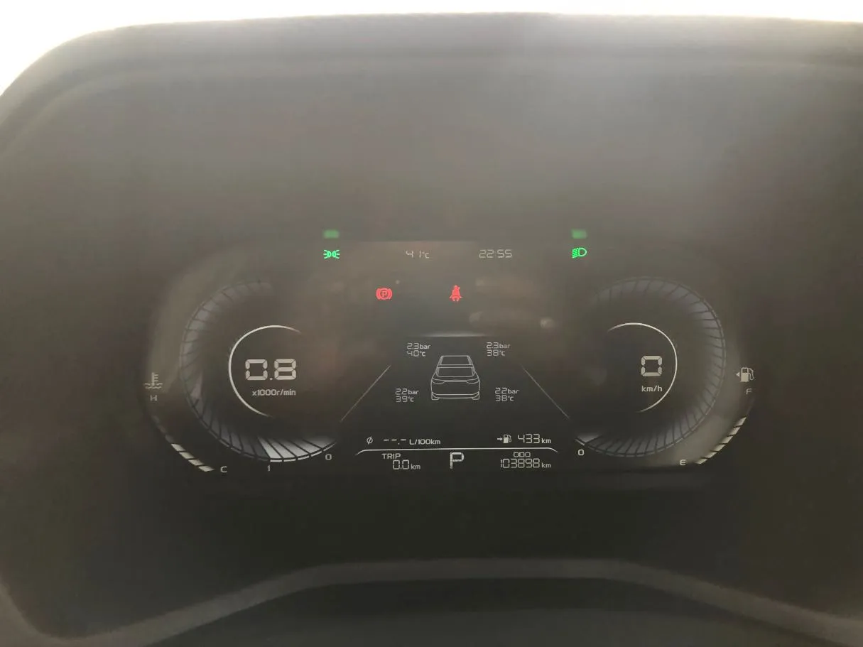 Car image 11