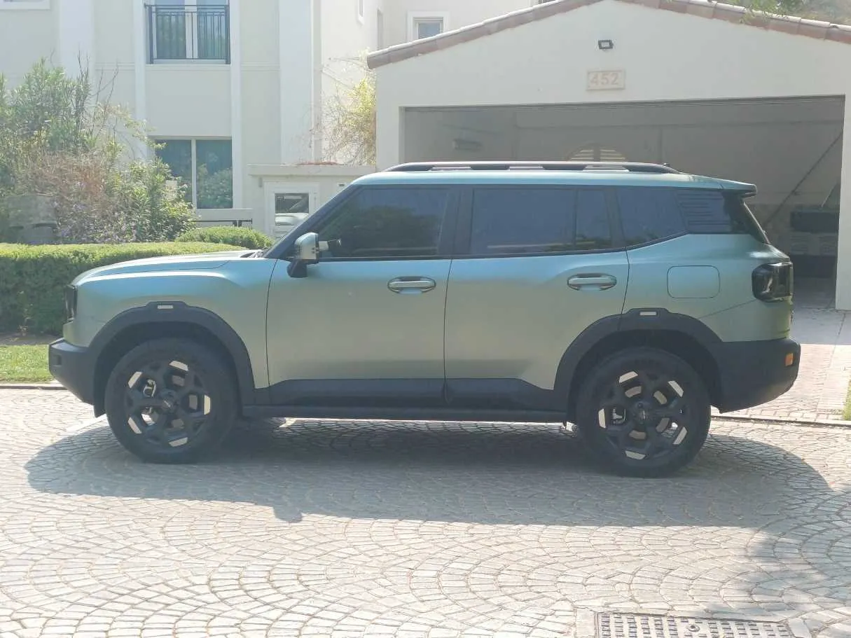 Car image 8