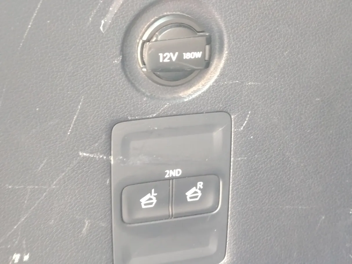 Car image 36