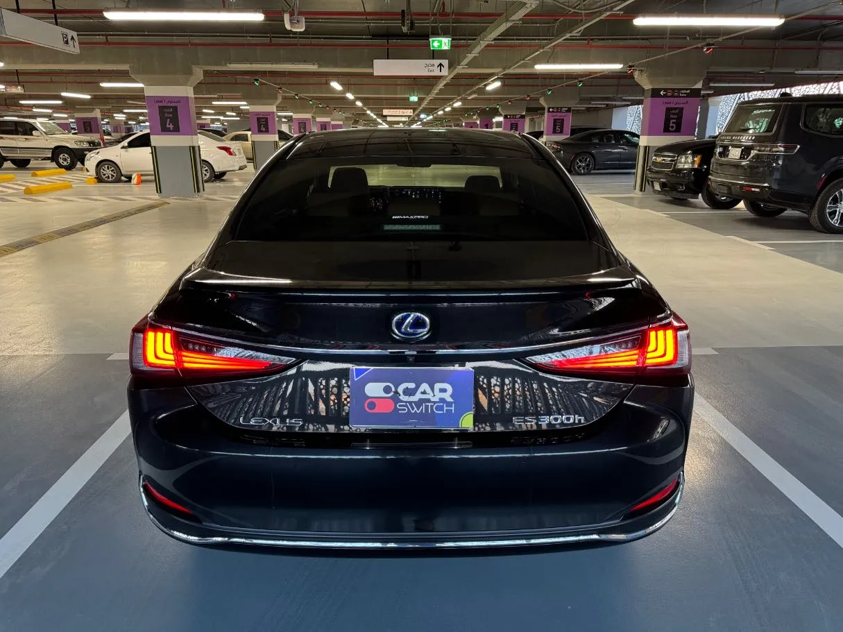 Car image 6