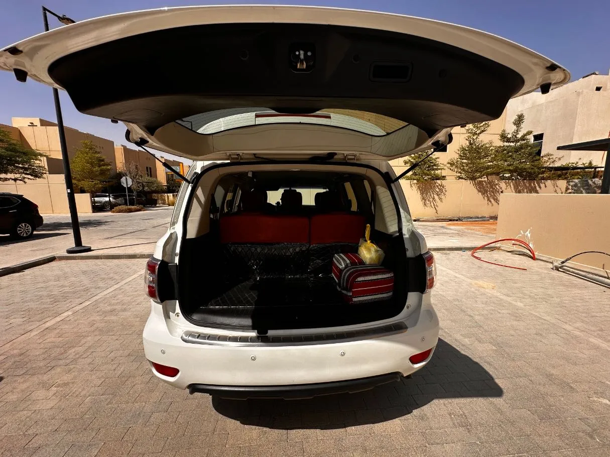 Car image 25
