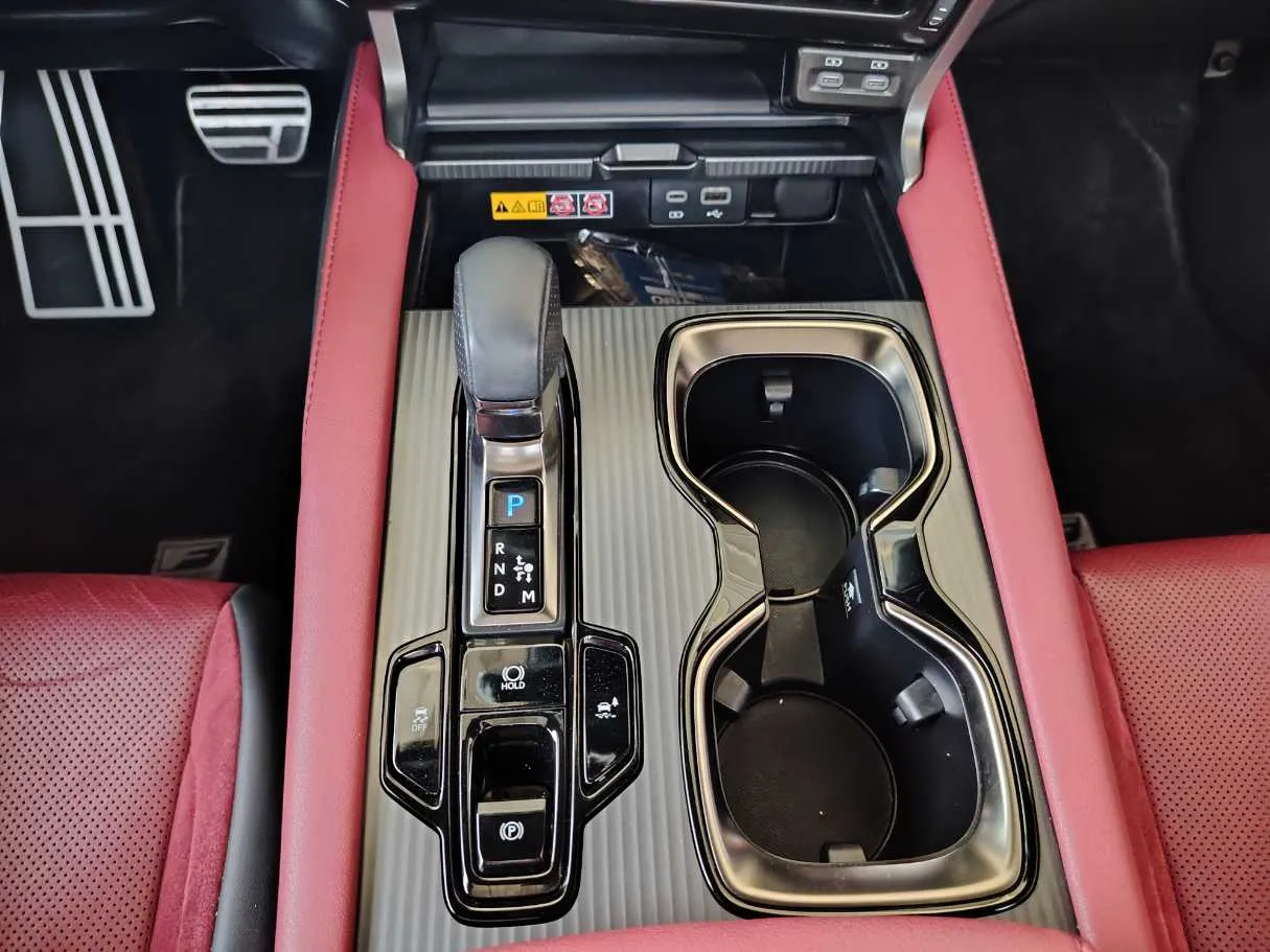 Car image 27