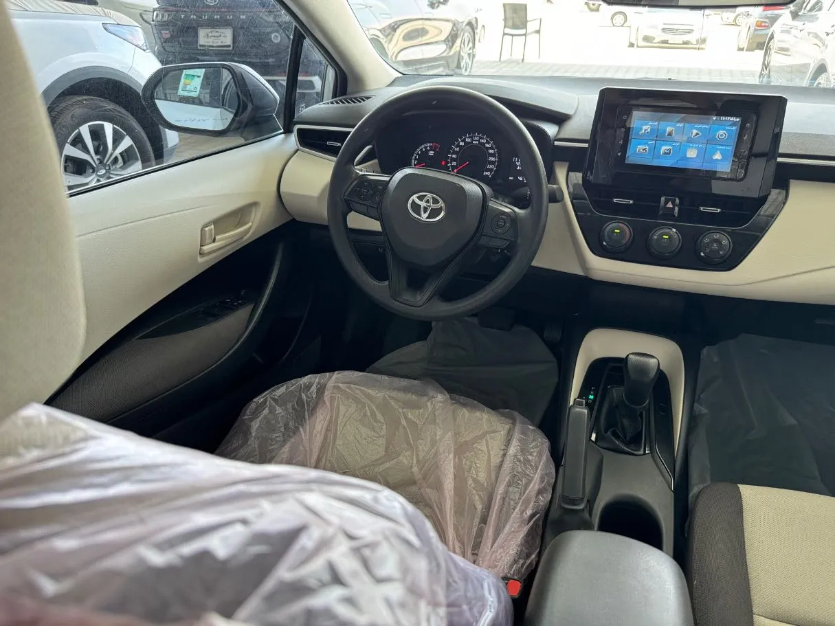 Car image 12