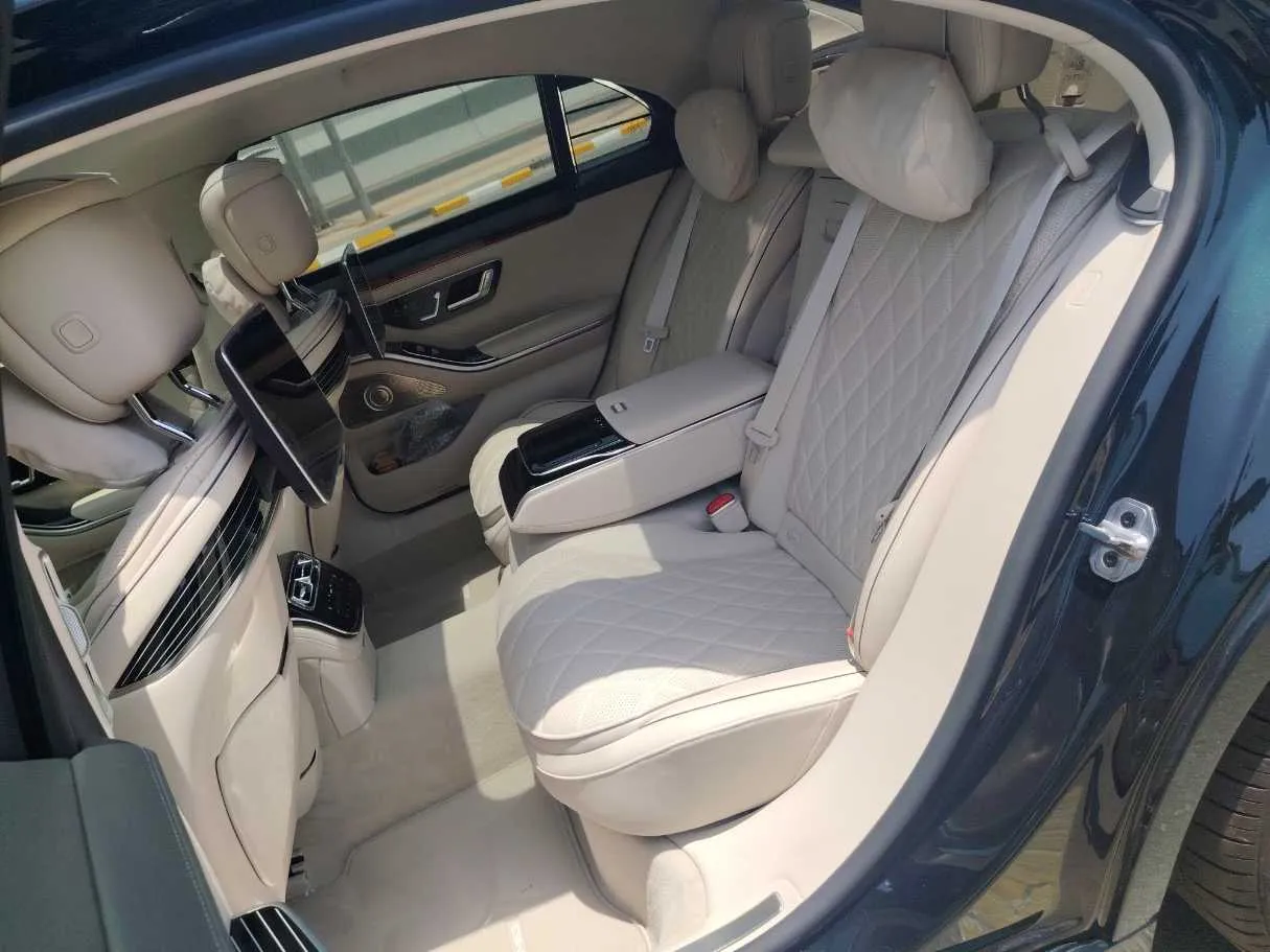 Car image 16