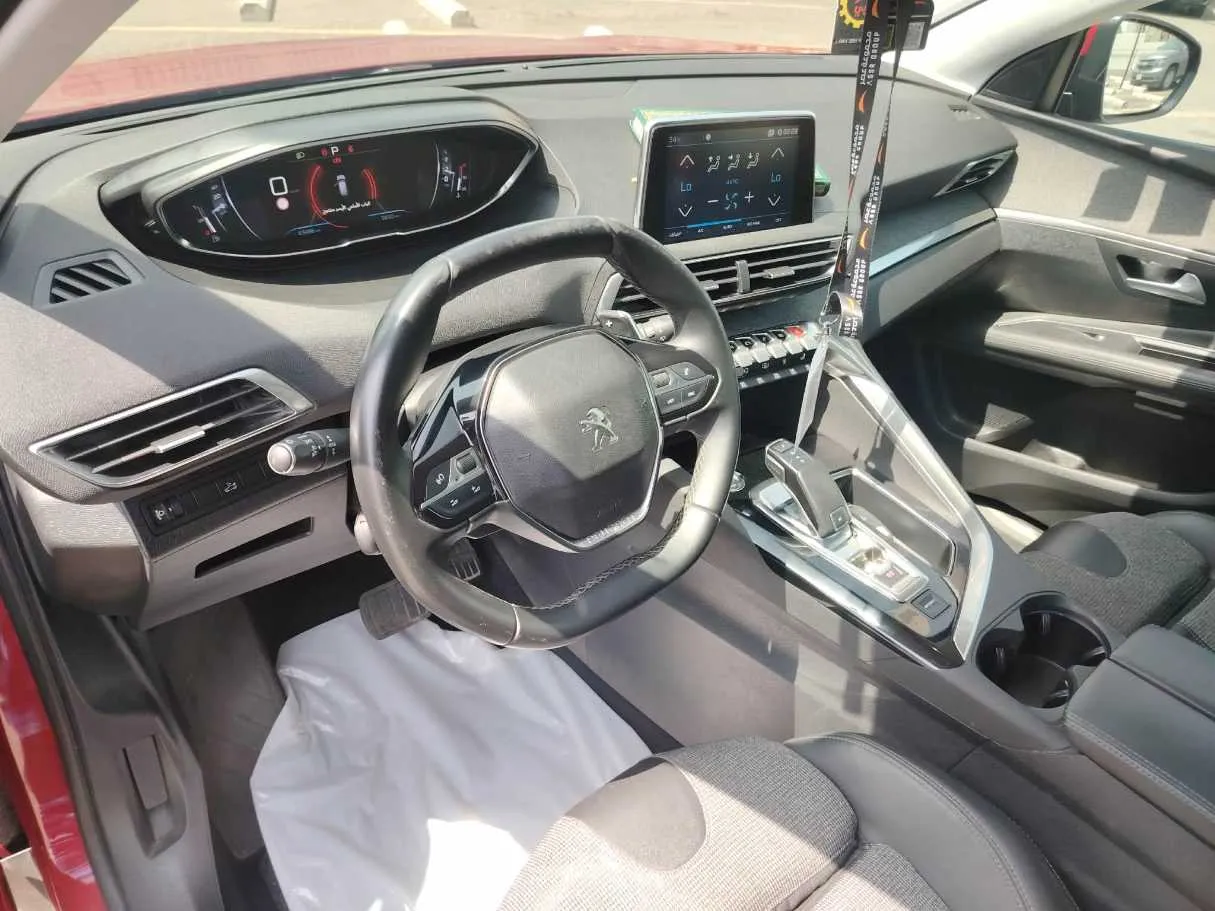 Car image 13