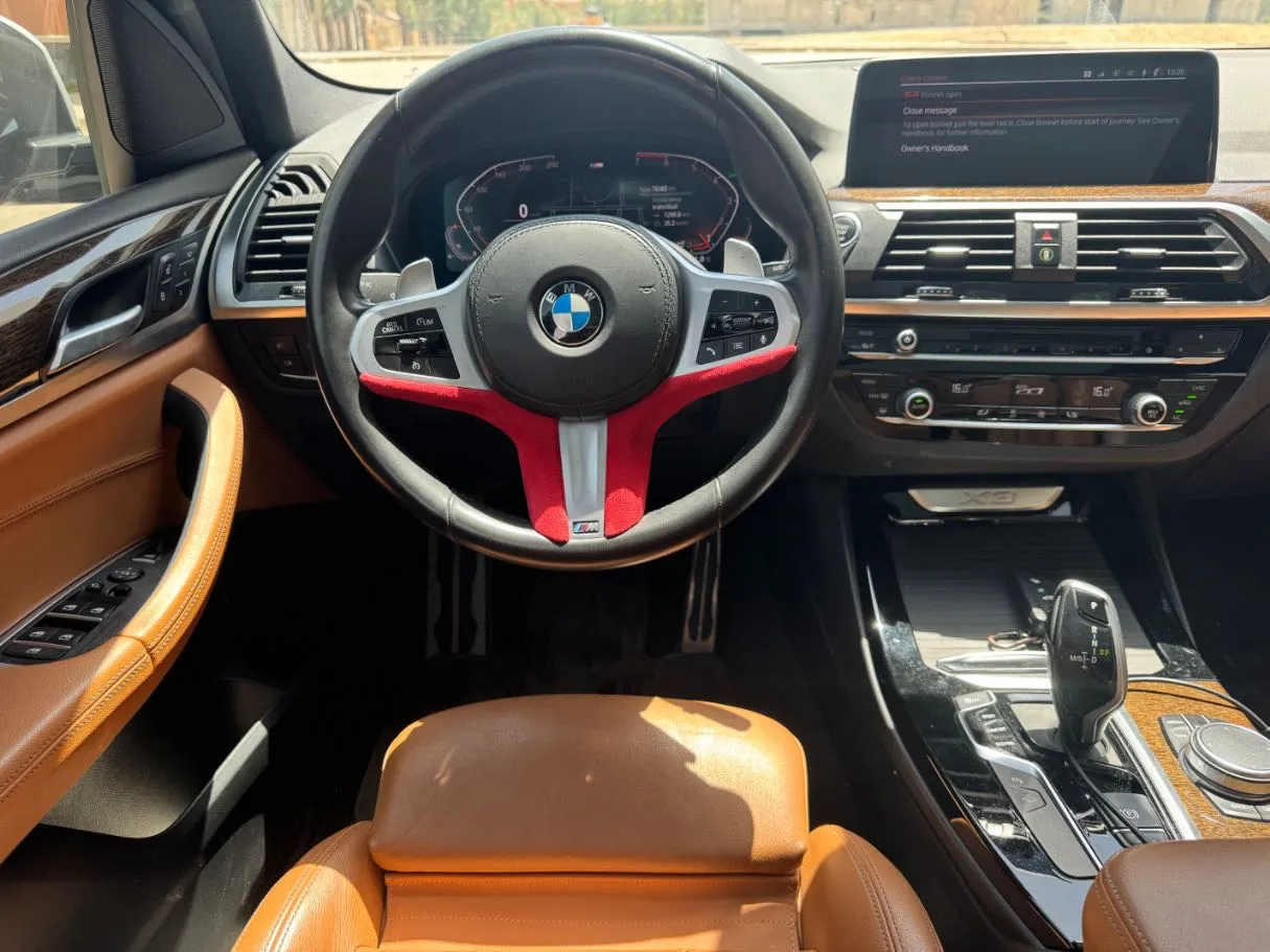 Car image 16