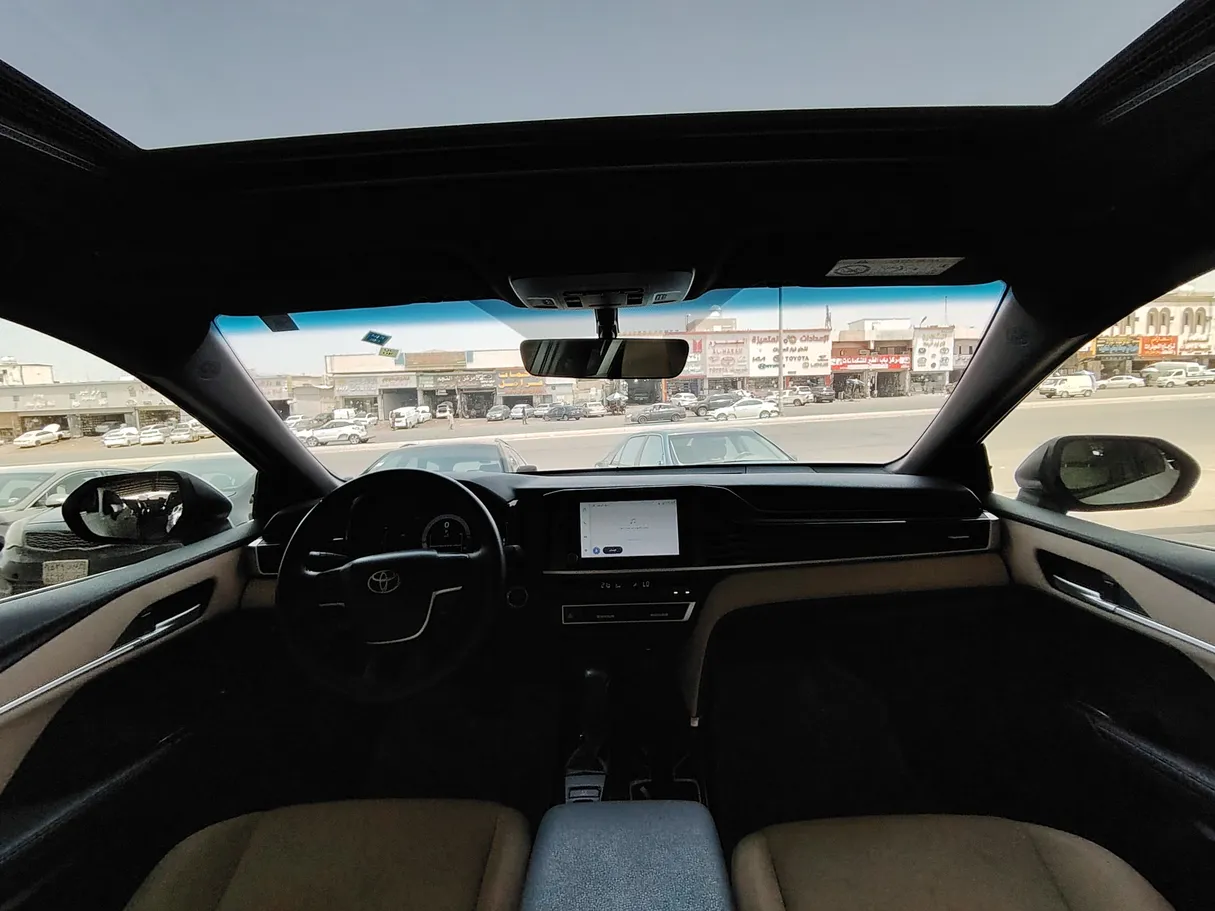 Car image 21
