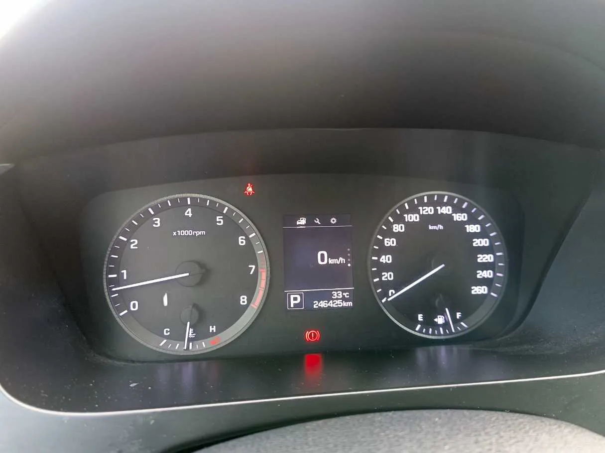 Car image 25