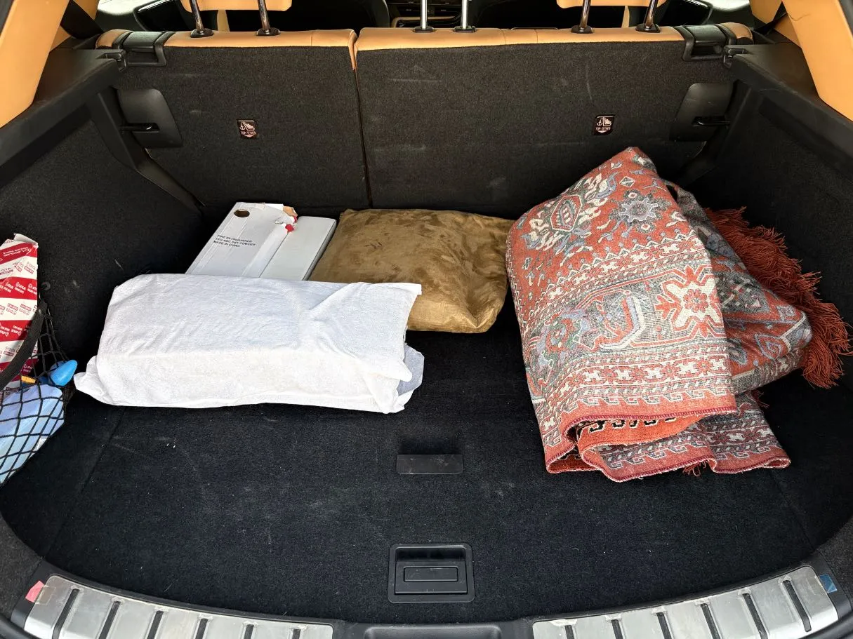 Car image 26