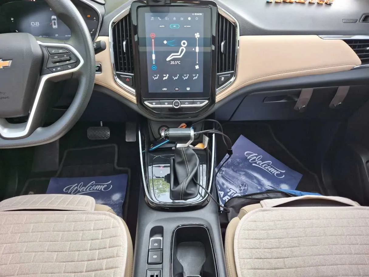 Car image 15
