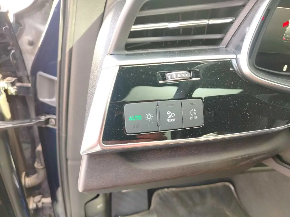 Car image 43