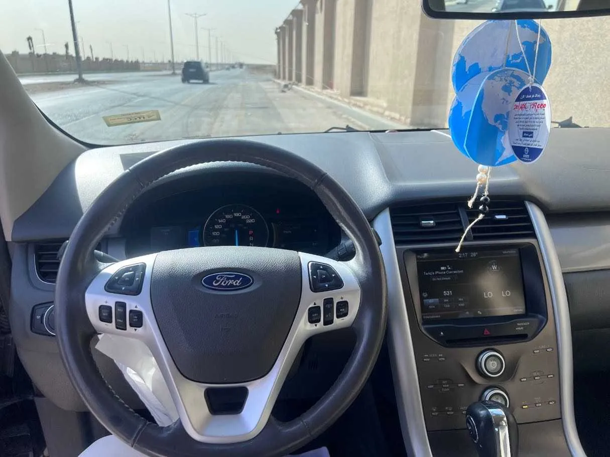 Car image 16