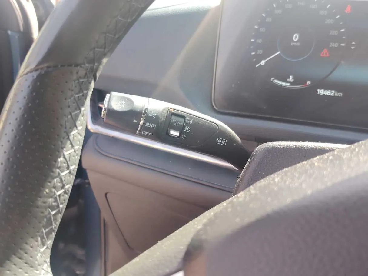 Car image 24