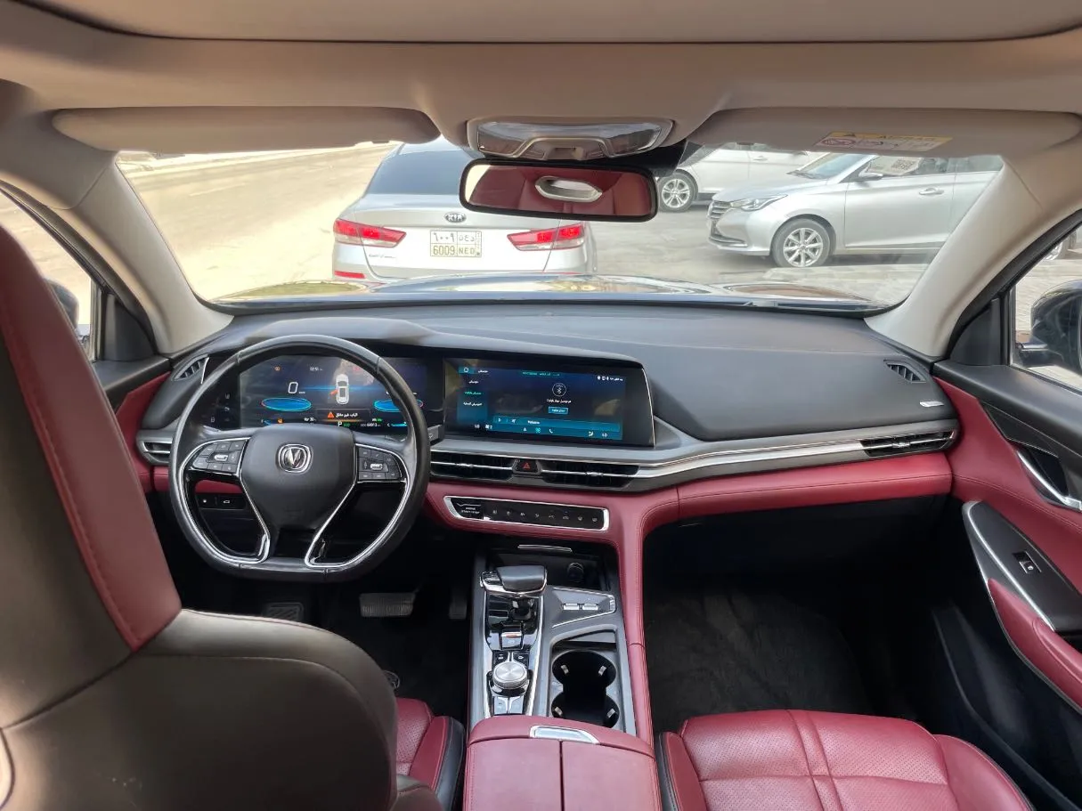 Car image 18