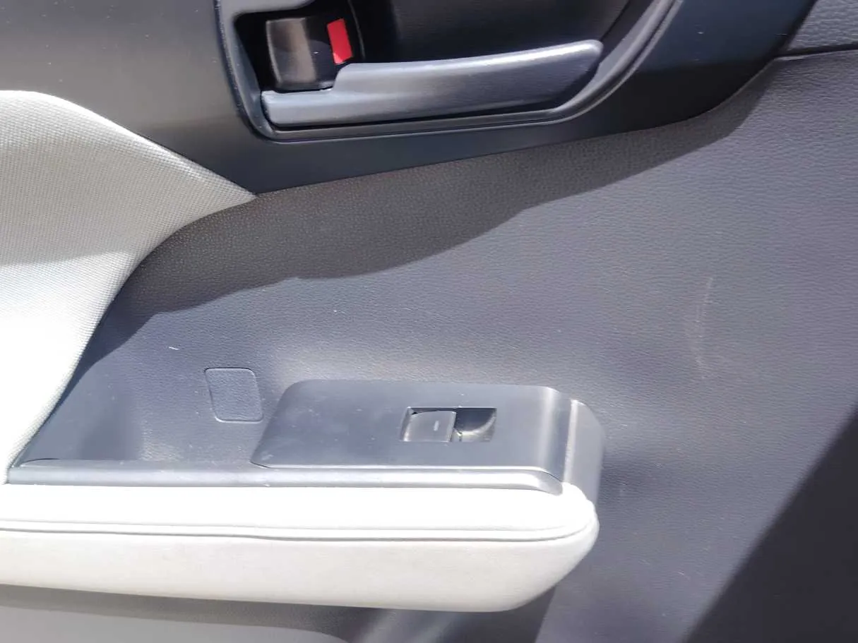 Car image 29
