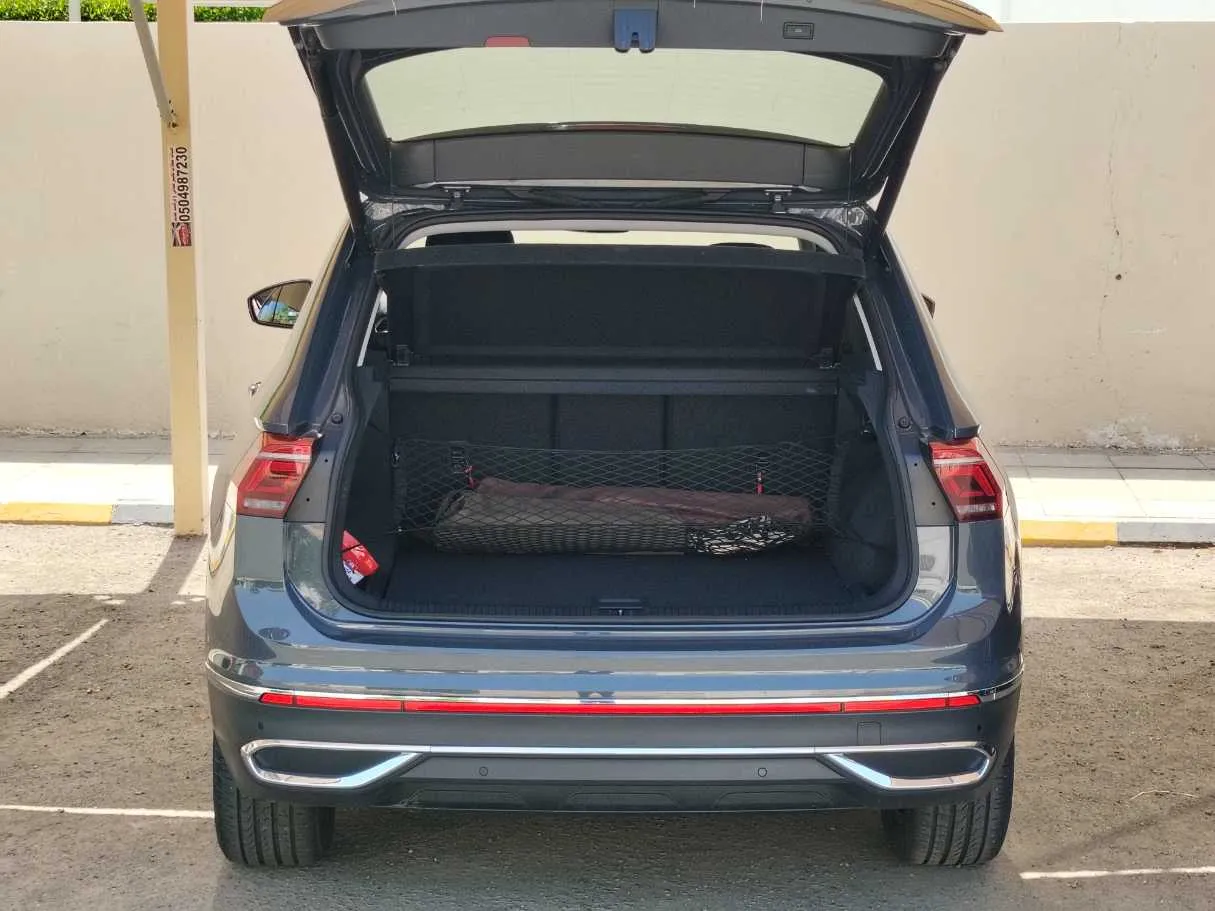 Car image 29