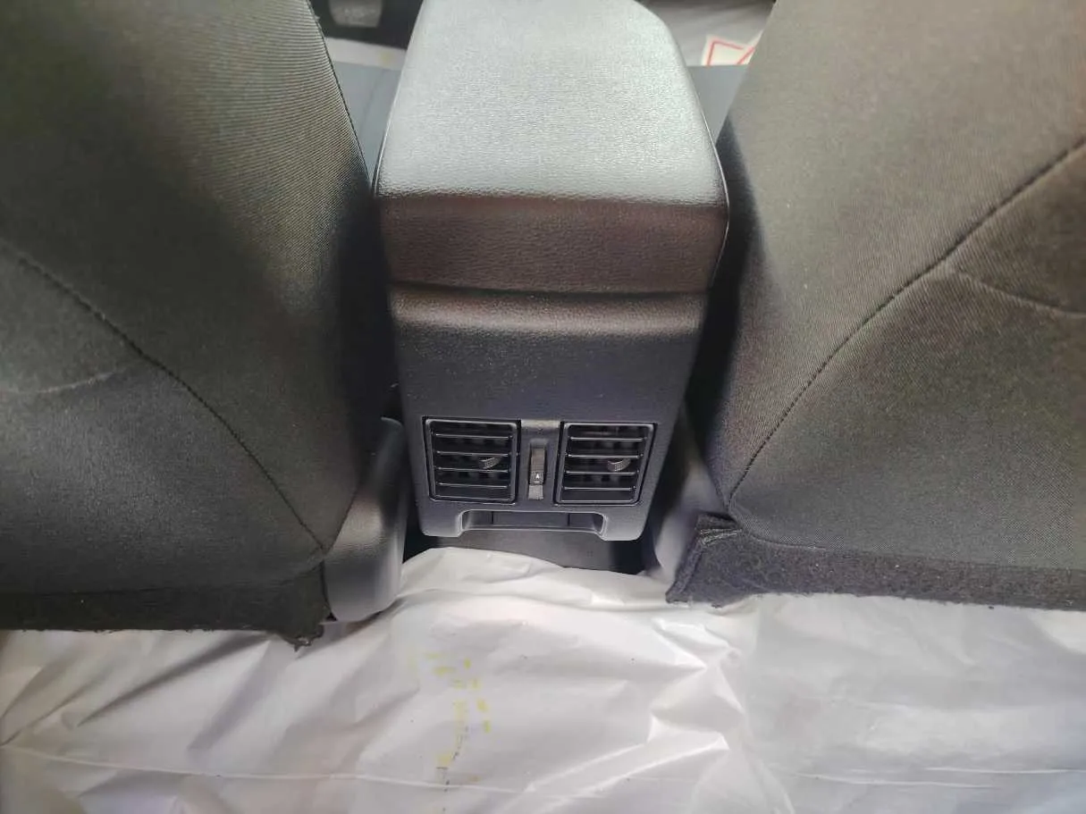 Car image 31