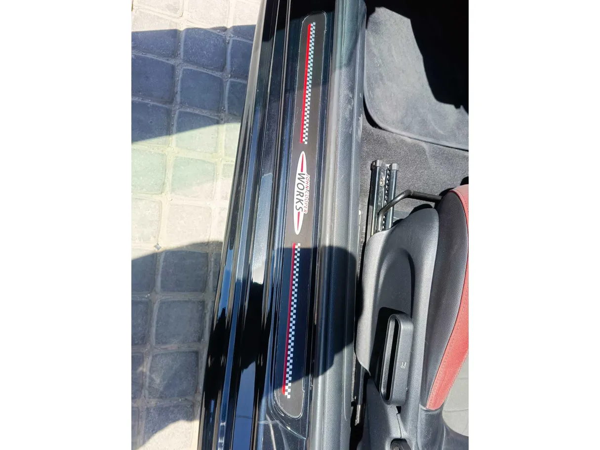 Car image 30