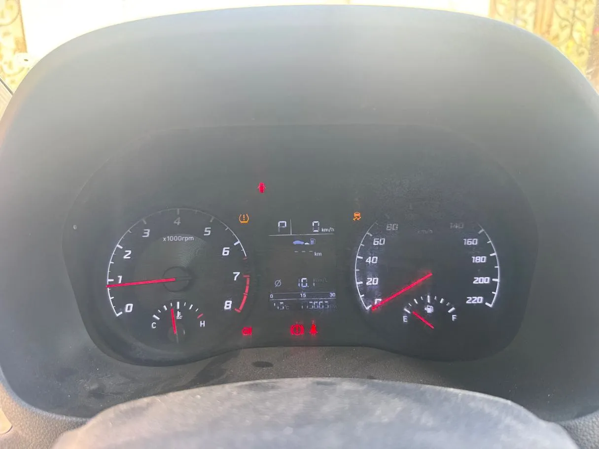 Car image 18