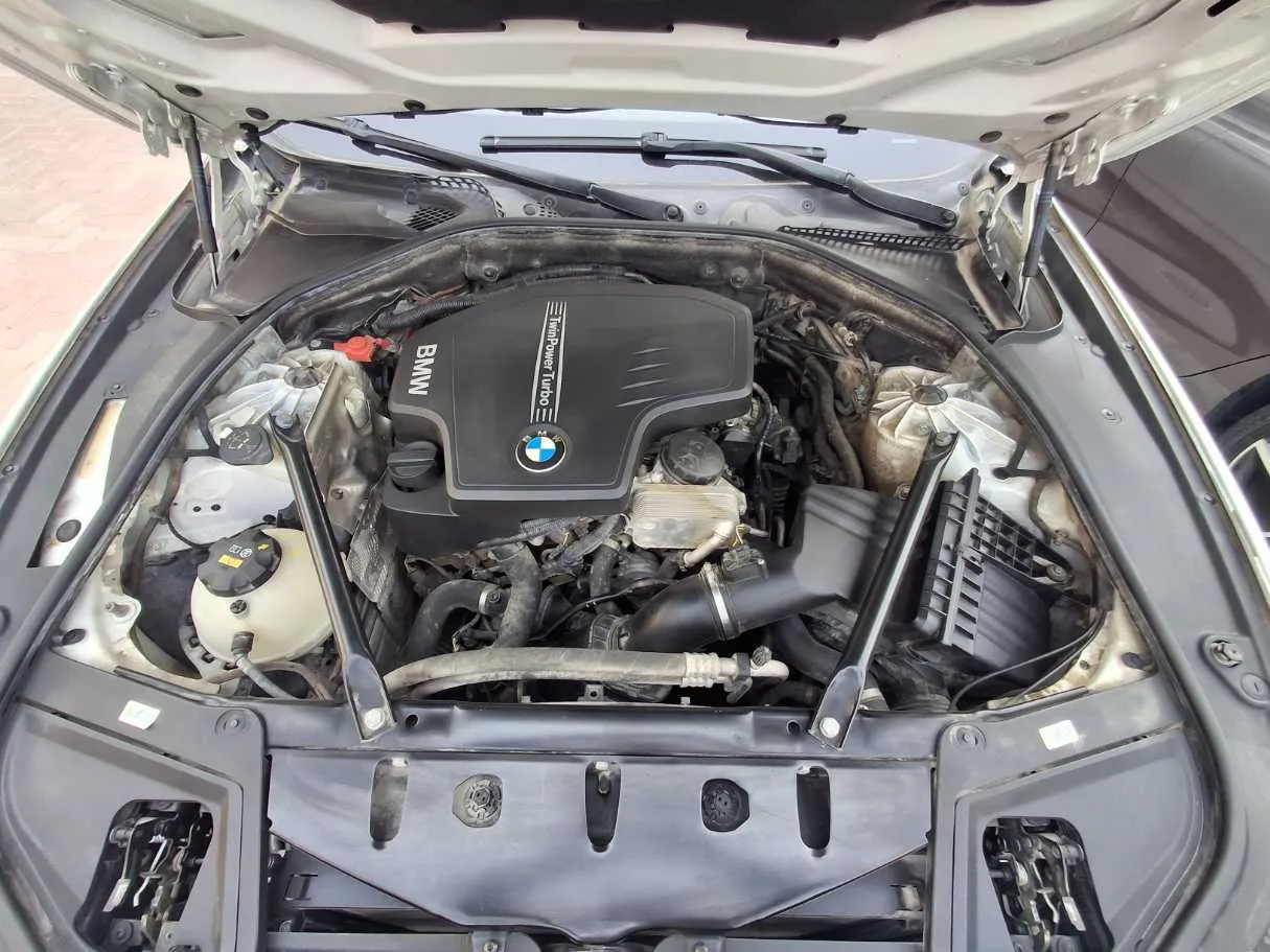 Car image 21